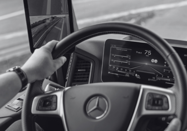 Mercedes Benz: Käyttökoulutus